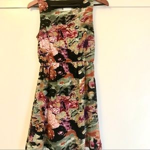 Sleeveless floral dress
